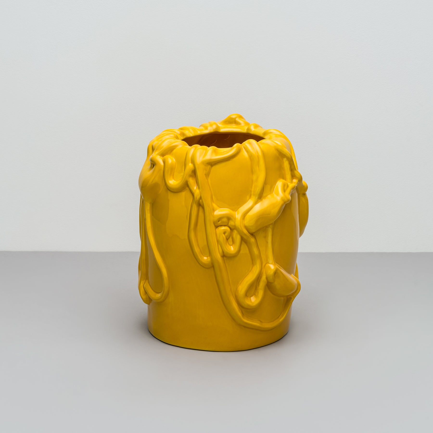 michael-kvium-jam-vase-empire-yellow-us-4528963715121_0.jpg