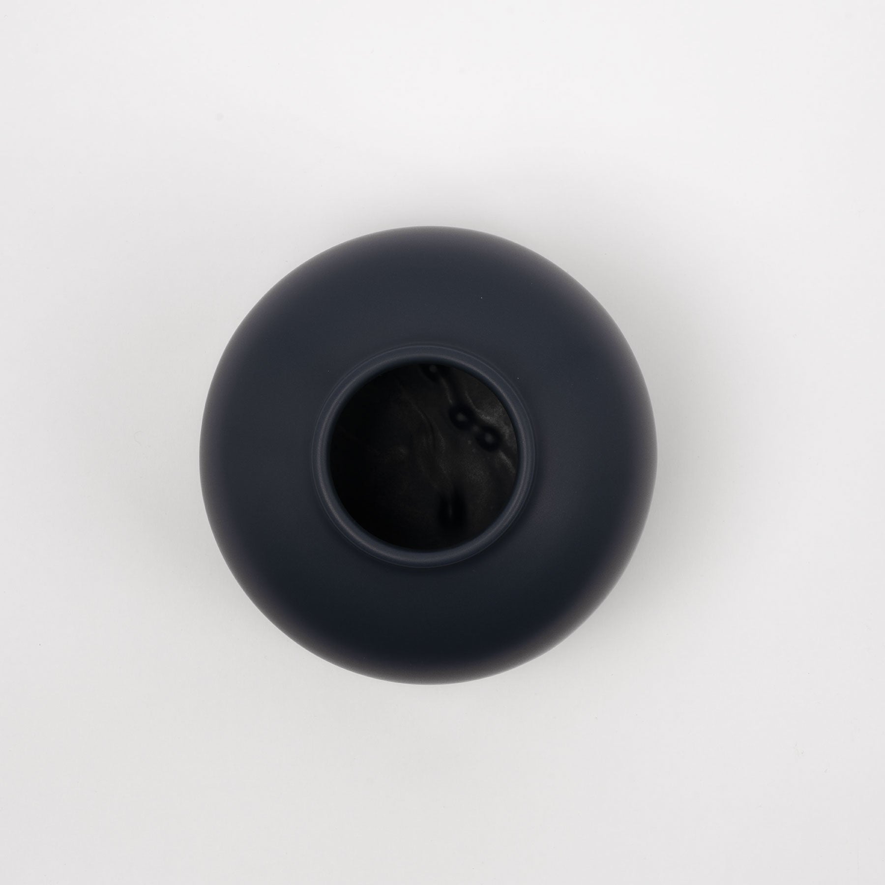 omar-sosa-omar-vase-dark-blue-us-7044077387969_1.jpg