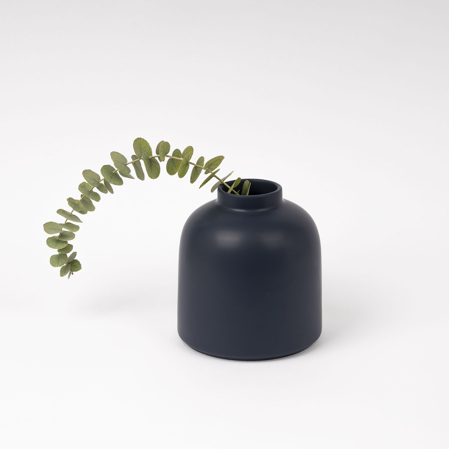 omar-sosa-omar-vase-dark-blue-us-7044077387969_2.jpg